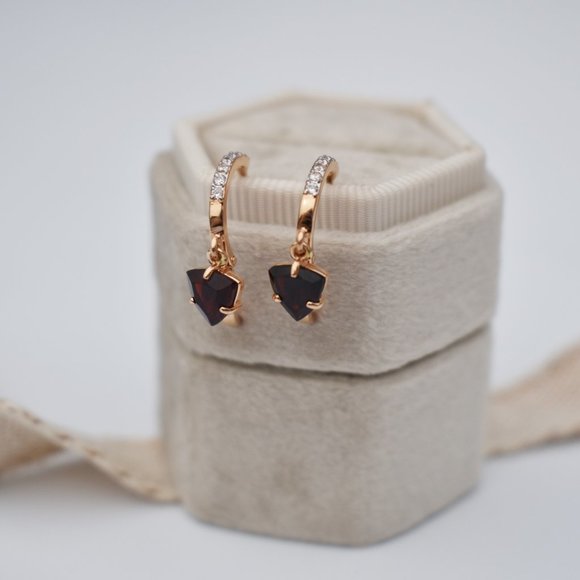 Small hoop earrings with garnet charm, classy basic earrings 14k rose gold - Picture 7 of 12